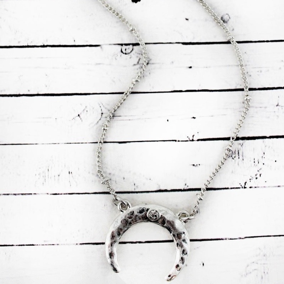 2 /$10- CRYSTAL DOT GOLDTONE DOUBLE HORN NECKLACE - Picture 1 of 1